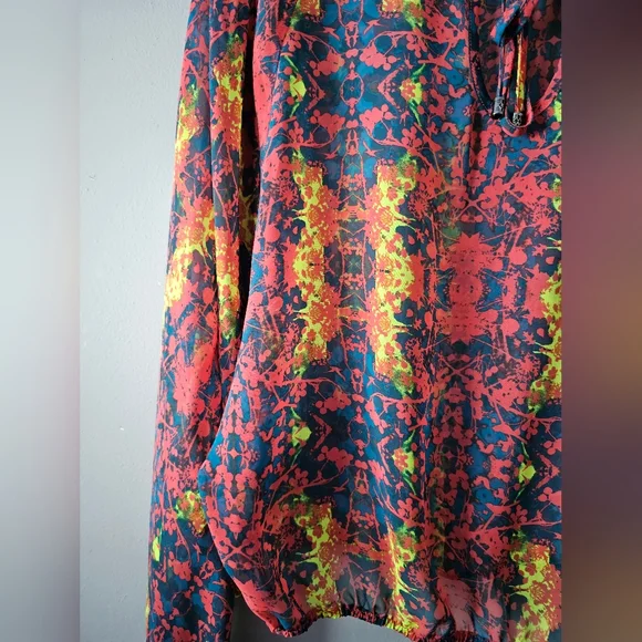 Princess Vera Wang Womens Size M Dolman Sleeve Blouson Sheer Abstract Floral Top - Picture 2 of 12